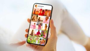 Téléphone portable sur les réseaux-sociaux